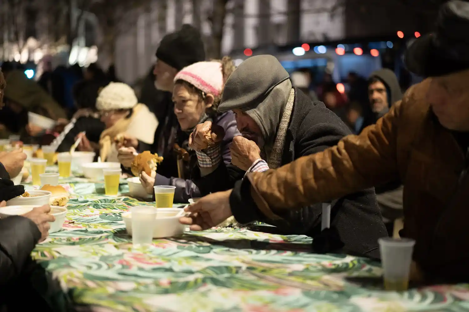 La pobreza cayó a 38,1% y afectó a casi 18 millones de personas