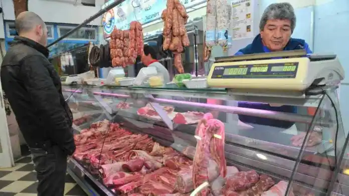 El Gobierno llegó a un acuerdo con frigoríficos y supermercados y renovó Precios Justos