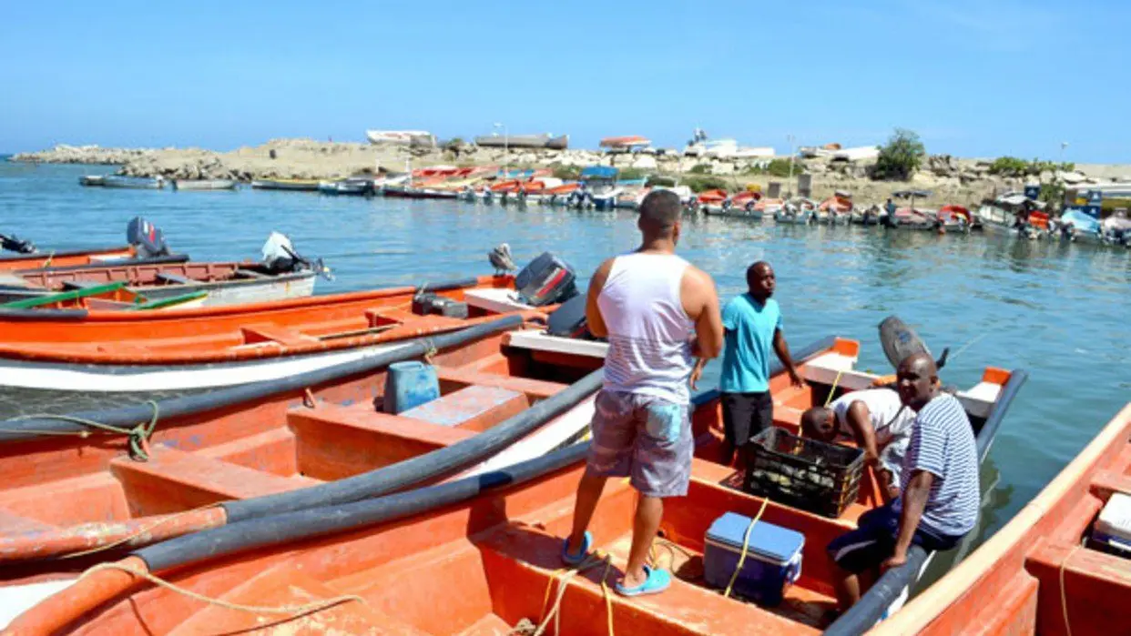Pescadores sin combustible ni comida