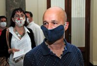 "Los adultos mayores se mueren de tristeza"
