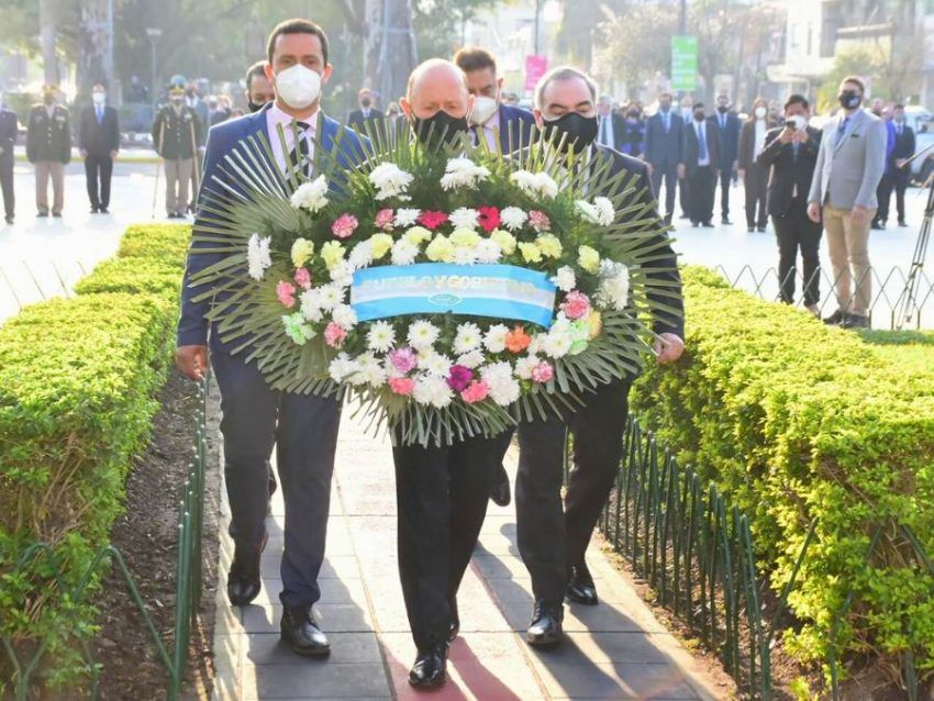 Insfrán presidió el homenaje al General San Martín con la presencia de estudiantes