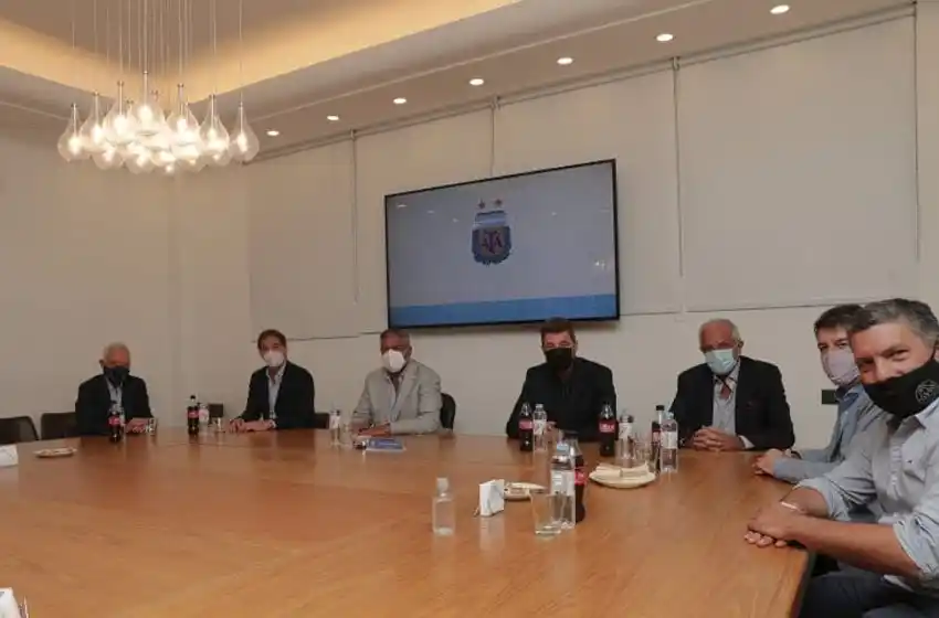 AFA elevó un protocolo para que vuelvan los hinchas