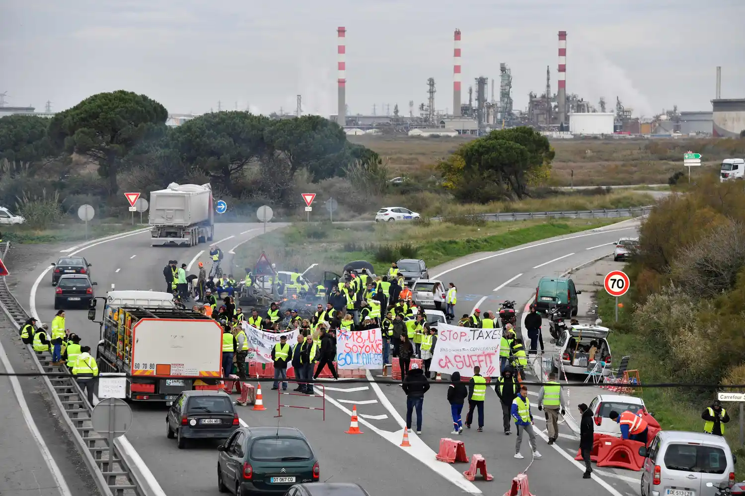 Macron llamó al “diálogo” frente a las protestas contra el alza de la gasolina