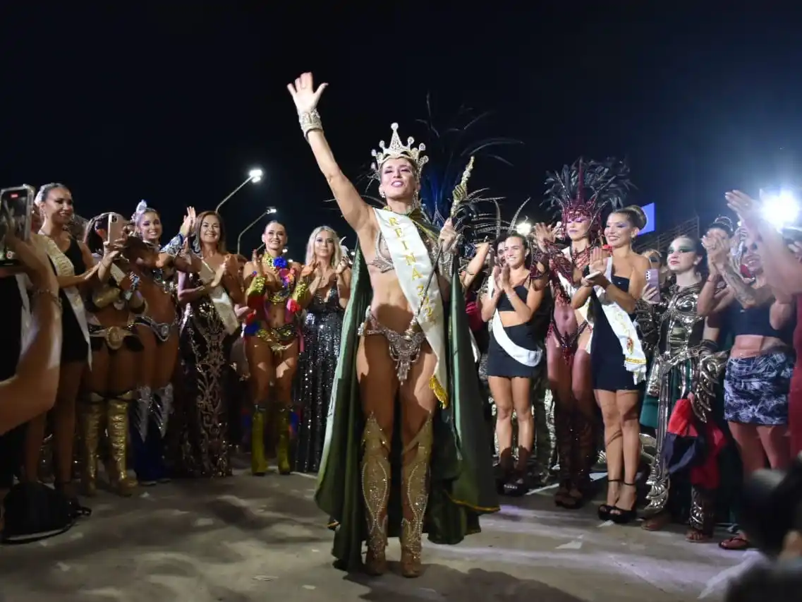 Gualeguaychú vivió una emotiva novena noche del Carnaval del País