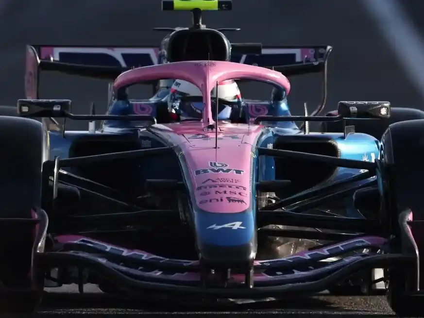 Destellos de Colapinto en el desierto de Bahréin. Crédito: Reuters/Hamad I Mohammed