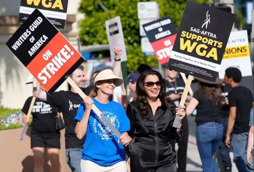 El Sindicato de Guionistas de Hollywood reanudó sus negociaciones con los estudios