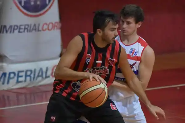 Con el debut de Arca, Central visita a Regatas Uruguay