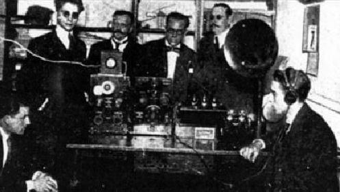 El legado de Enrique Susini y los “locos de la azotea” en el Día de la Radiodifusión Argentina