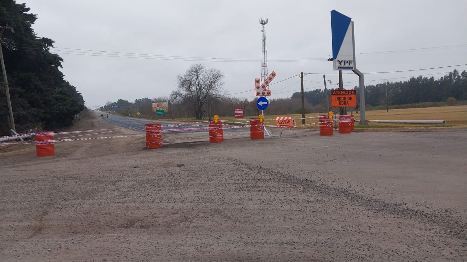 Ruta cortada pero sin gente trabajando
