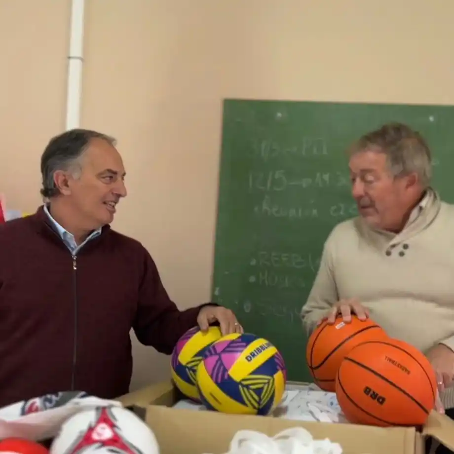 El programa "Modo Clases" se extendió a Claromecó con la entrega de materiales a escuelas