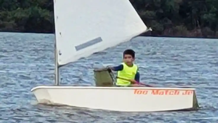 Optimist y Láser levantan velas en el lago de Salto Grande