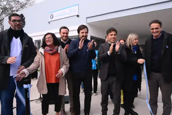 Kicillof se enfrentó al intendente de LLA de 25 de Mayo por la inauguración de un centro de salud