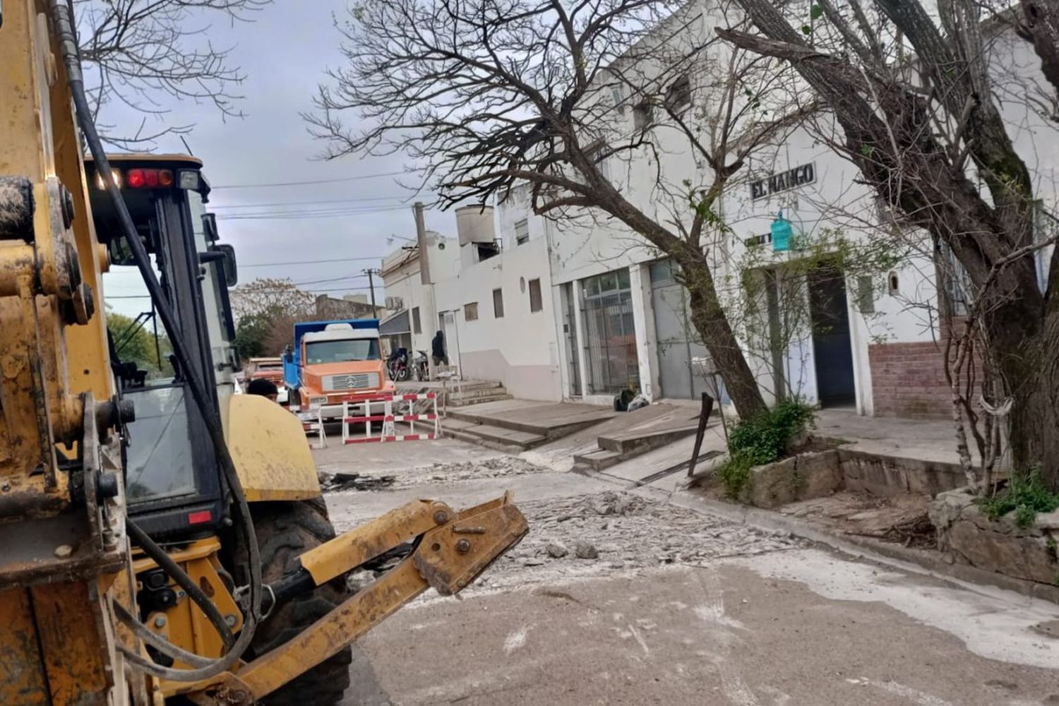 Continúan las obras de bacheo en distintos barrios de la ciudad