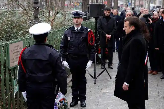 Macron conmemora el atentado contra Charlie Hebdo