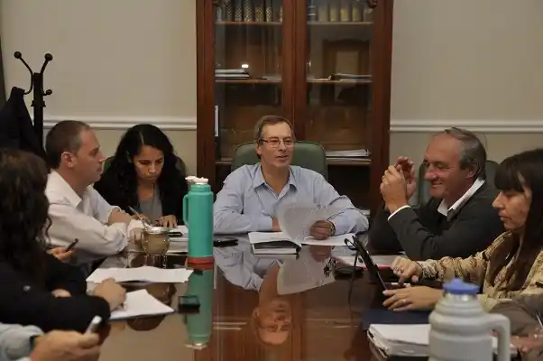 Los gremios estatales se reúnen con Economía 