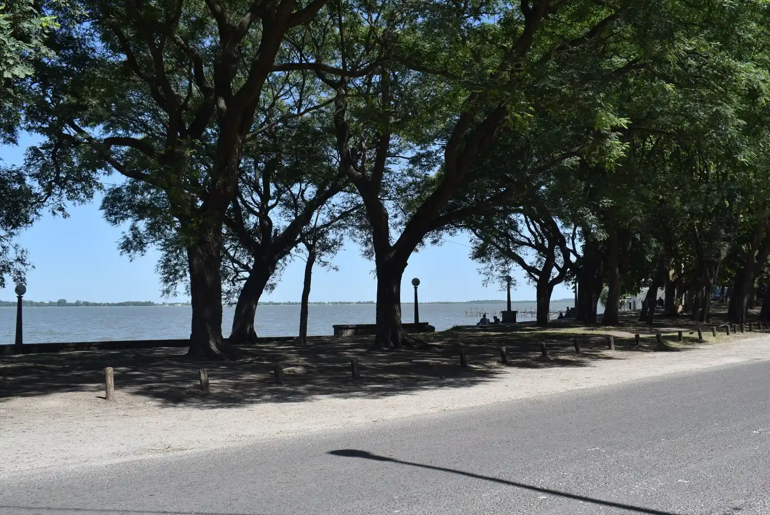 Abren licitación para la construcción de sendas peatonales entre Pesca y la Bajadita y Regatas y el Monolito