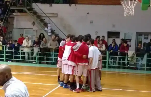 Volvió a ganar en el cierre