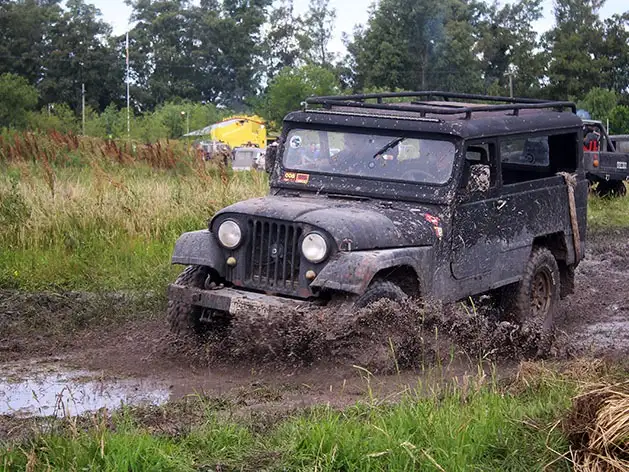 A puro barro y camaradería: Gualeguay vive el 8º Encuentro Nacional de Jeeperos