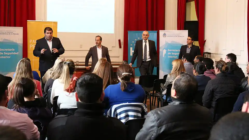 Pergamino: Martínez firmó un convenio asistencia de seguridad con Nación