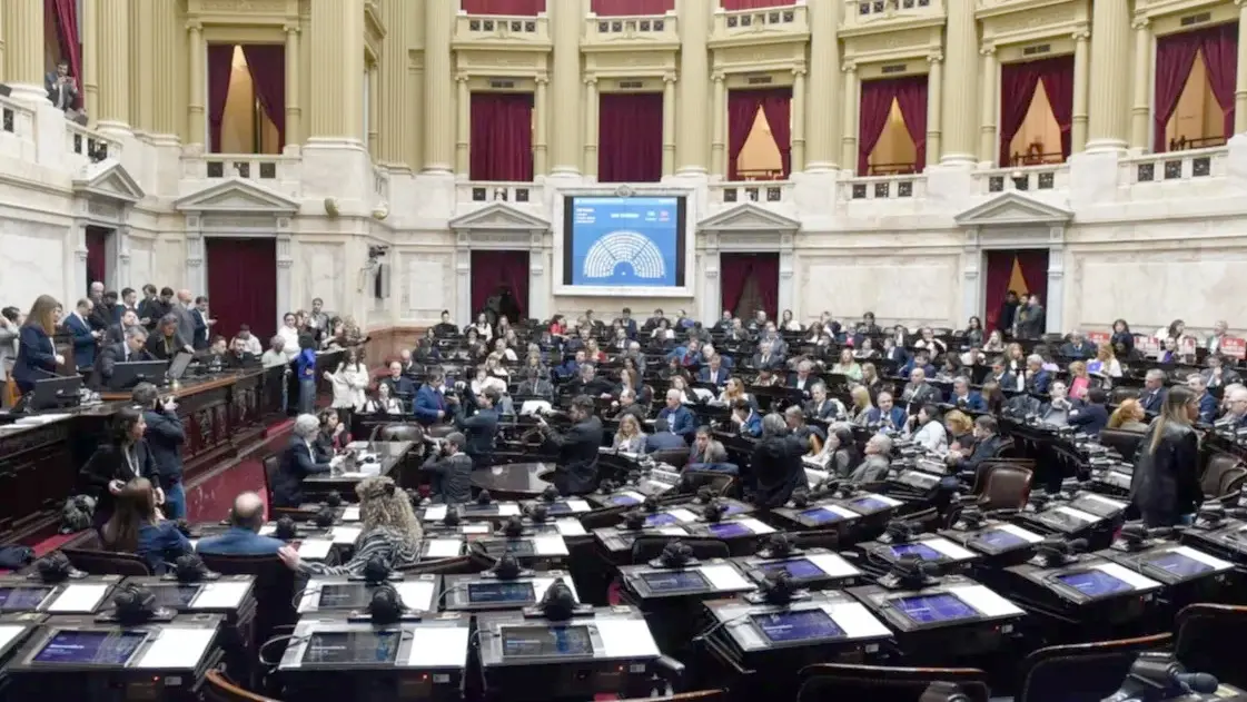 La oposición prepara una nueva ofensiva en el Congreso y afina la estrategia para anular los vetos de Milei
