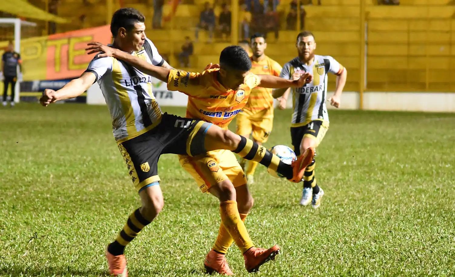 Santamarina se agigantó en Misiones y se trajo tres puntos