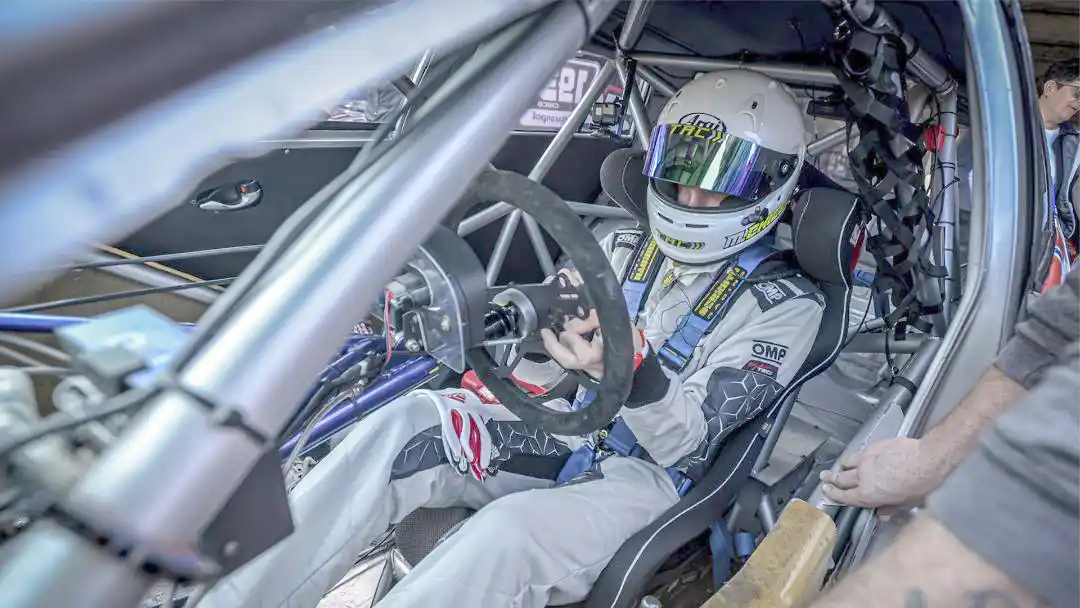 Su lugar en el mundo. Martin Chico, dentro del Toyota Yaris