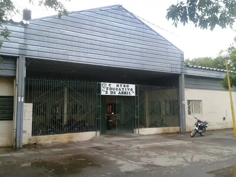 Escuela 2 de Abril.