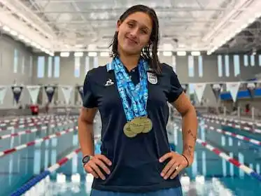 Agostina Hein se luce en natación.