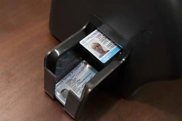 Desde este jueves se podrán retirar licencias de conducir tramitadas entre el 5 y 13 de enero