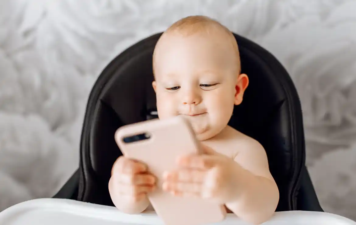 niños con celulares - 1