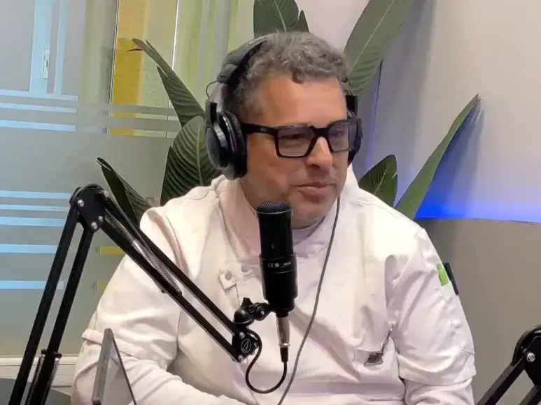 Emilio Pardo rendirá homenaje a la gastronomía y los restaurantes locales en su libro.