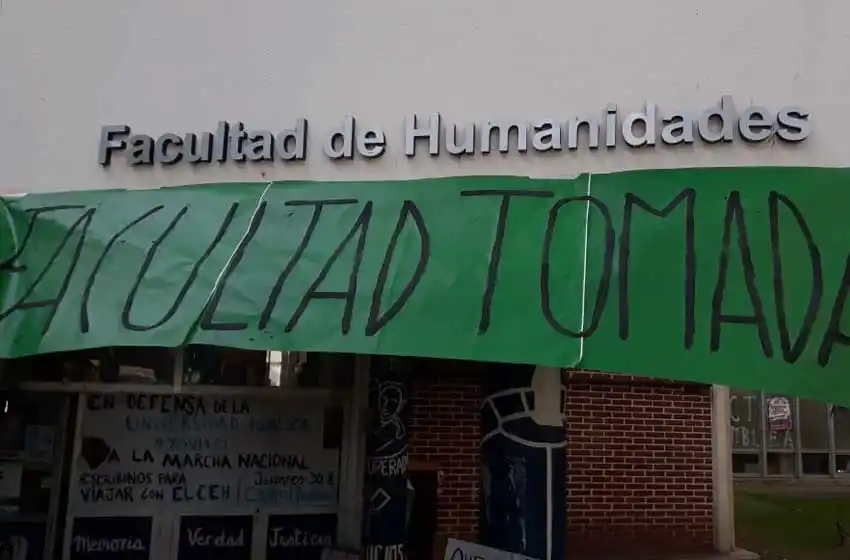 El jueves se levantará la toma en la Facultad de Humanidades