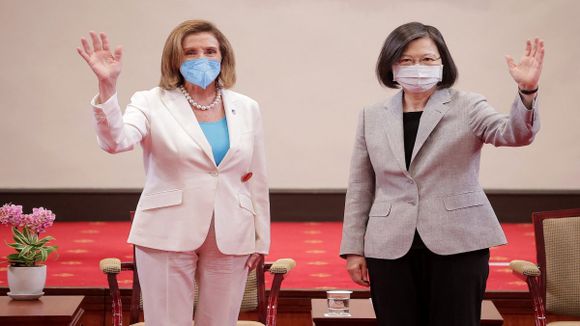 CHINA DESAFIANTE y EE.UU. COMO SI NADA: Pekín responde a la visita de Nancy Pelosi a Taiwán con sanciones y ejercicios militares  