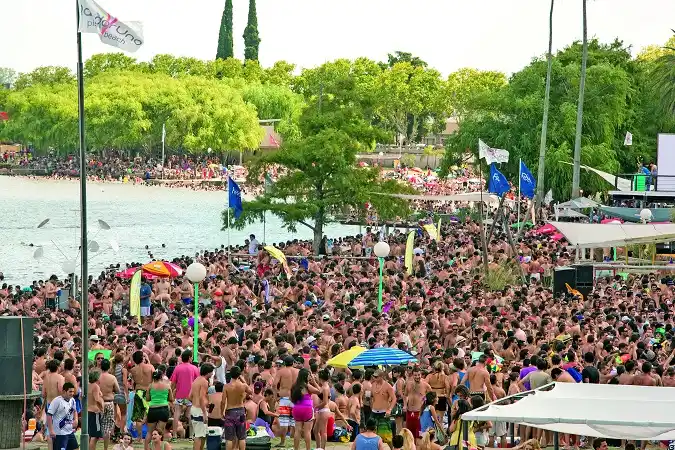 La ciudad tiene reservas casi completas para este fin de semana largo de Carnaval