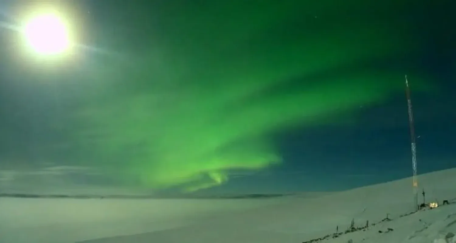 Así se ven las auroras australes desde la base Belgrano II de la Antártida Argentina