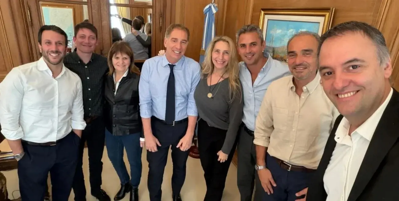 La Mesa Política y una costumbre casi semanal.