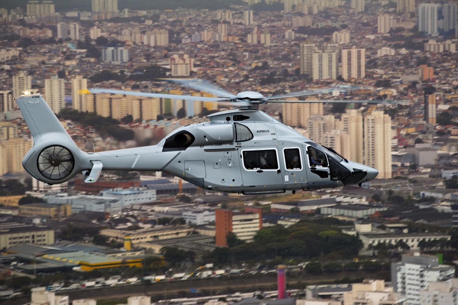 Airbus entrega el primer helicóptero ACH160 del mundo a un cliente brasileño