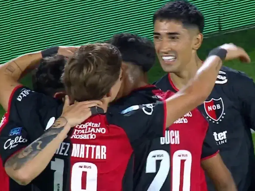 Newell's ganó, se acerca a los playoffs y sigue jugando con fuego