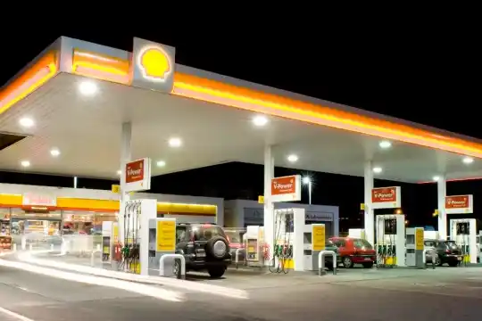 Shell aumentó los precios y el litro de la nafta Premium roza los $30