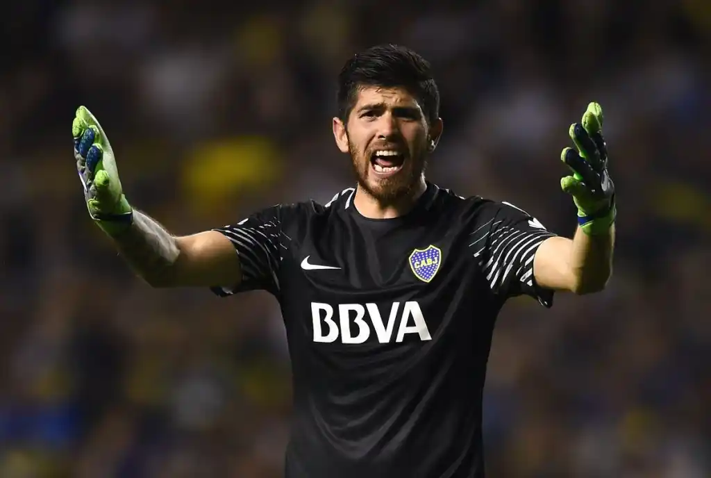 Guillermo ratificó a Rossi y patea el tablero en el once inicial