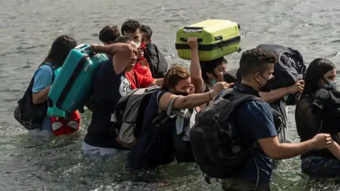 James Story: migrantes venezolanos que ingresen de manera irregular a EE.UU. están a merced de criminales y traficantes
