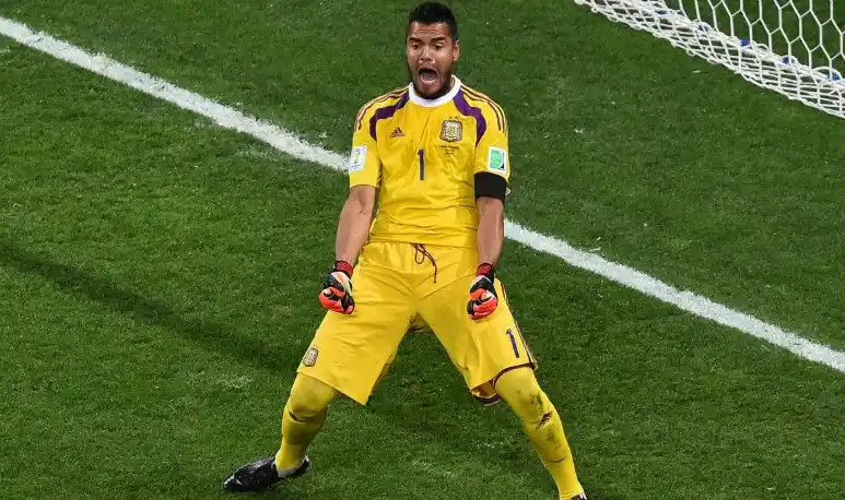Colgó los guantes: Sergio “chiquito” Romero anunció su retiro del fútbol y comenzará su carrera como entrenador