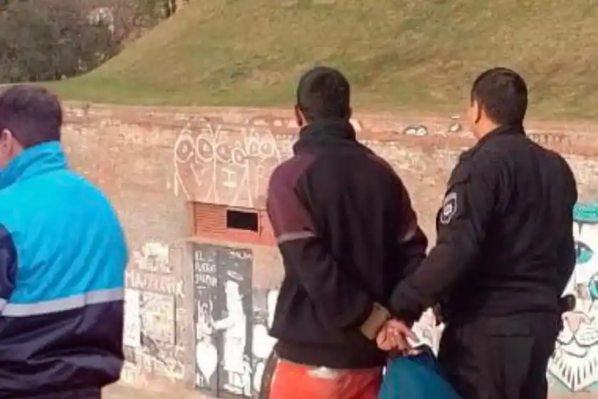 Aseguran que un trapito del Parque España ya fue detenido 36 veces