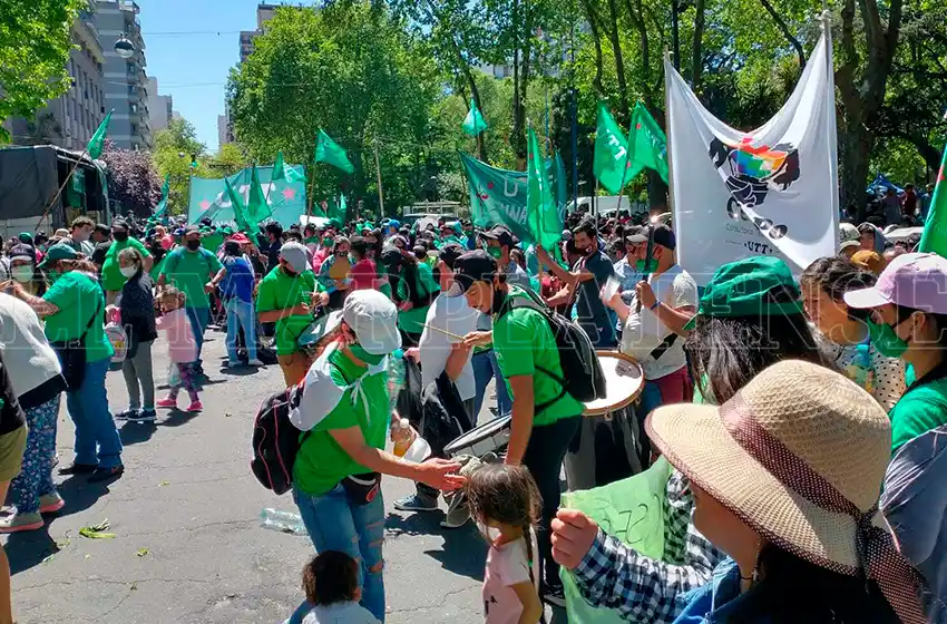 "Verdurazo" frente al Municipio: "Sería bueno que Montenegro recorra los campos"