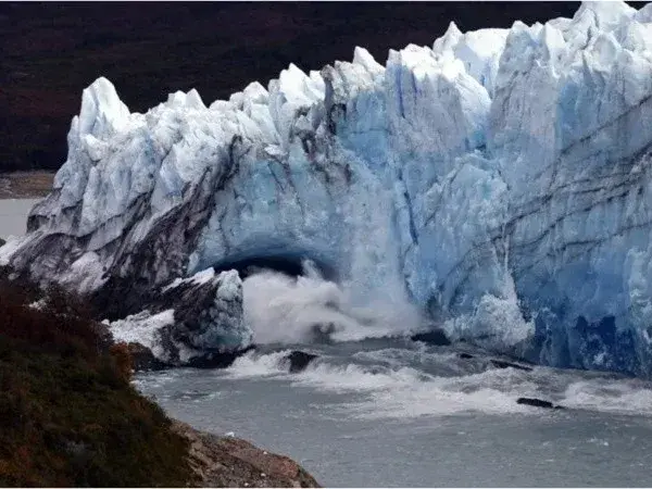 El glaciar Perito Moreno registra un retroceso récord de mil metros en cien días