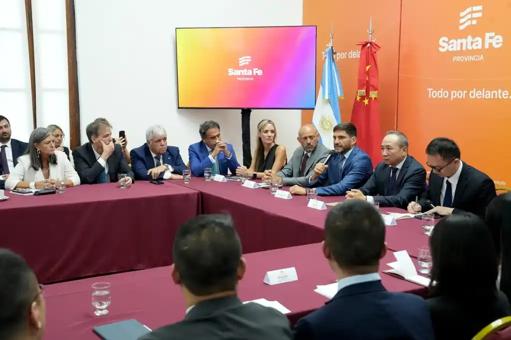 Pullaro y el embajador chino en Argentina encabezaron una jornada de vinculación empresarial que reunió a 12 compañías chinas y 36 empresas santafesinas