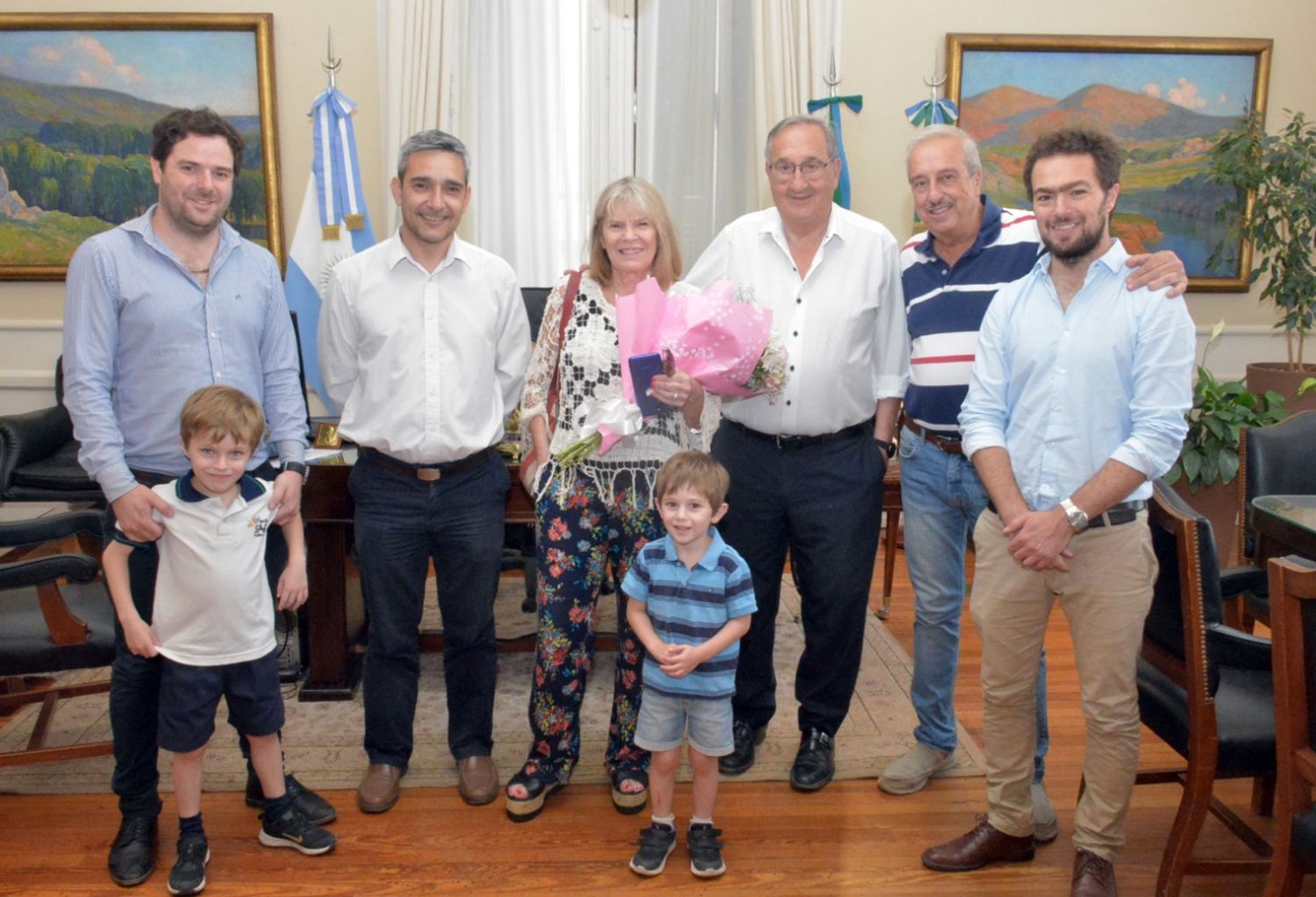 La periodista Ana Pérez Porcio fue reconocida por su trayectoria