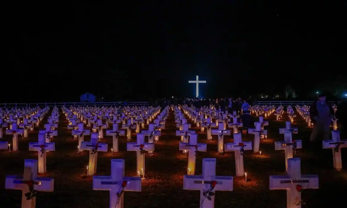 Emotiva caravana y vigilia en el Cenotafio para honrar a los héroes de Malvinas