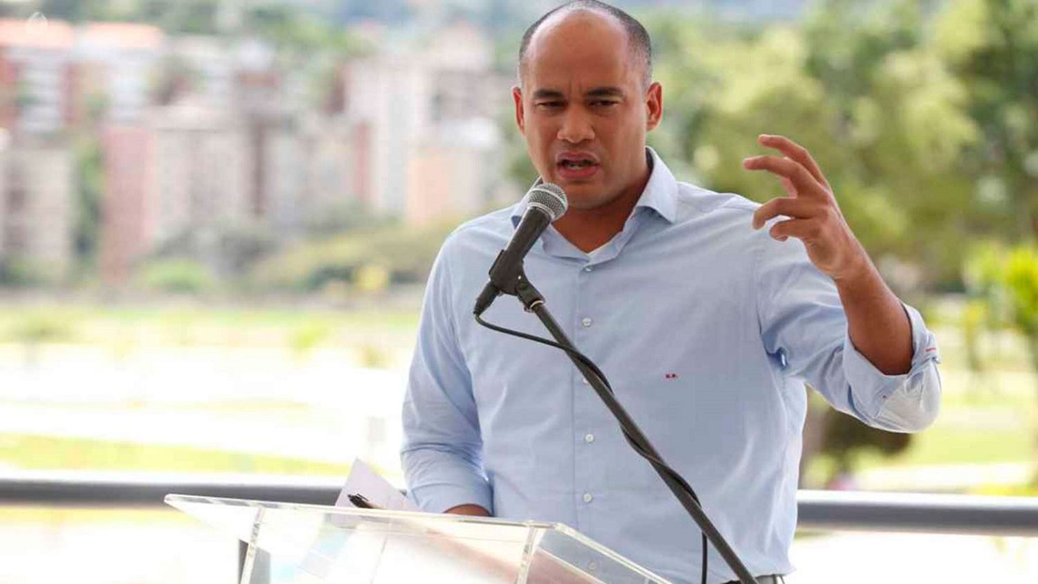 Ministro Héctor Rodríguez: «Escuelas deben mantener inscripción activa para migrantes que regresen al país»