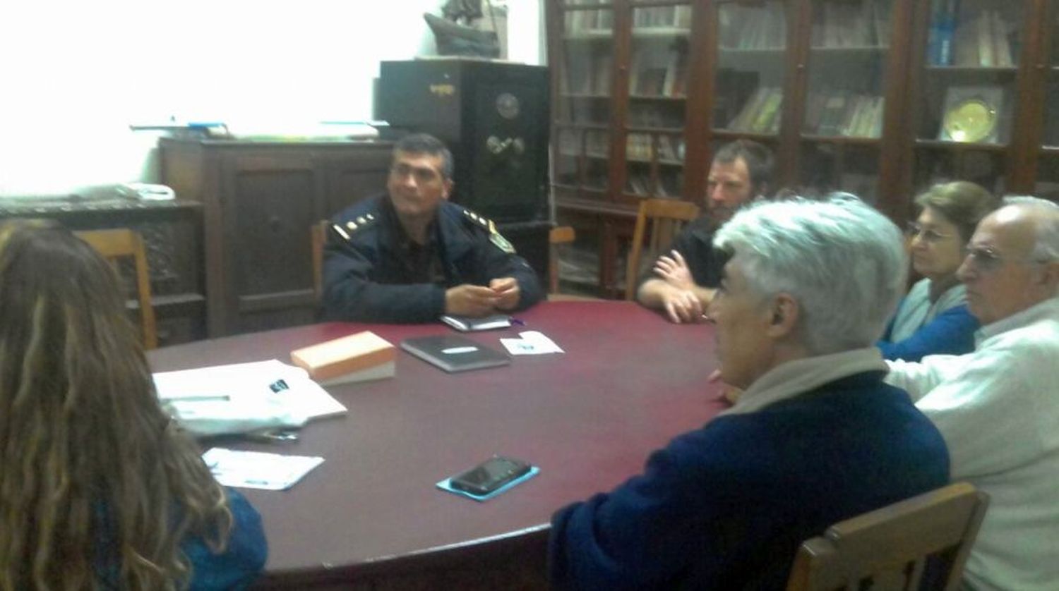 Reunión con vecinos de Quequén